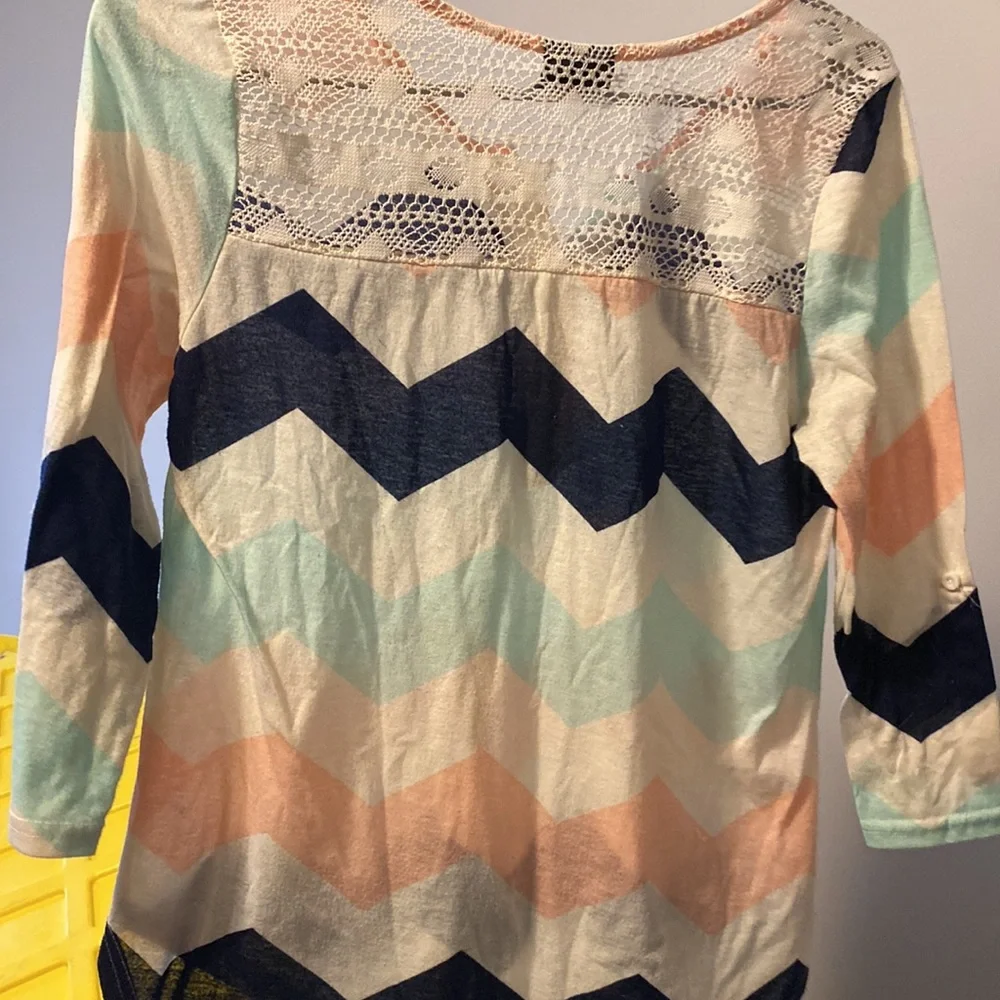 Blouse - Picture 2 of 3